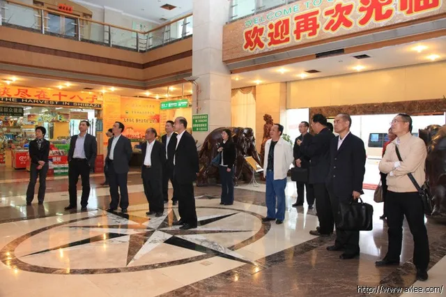 省产业转移目标责任考核组人员到十八子集团调研