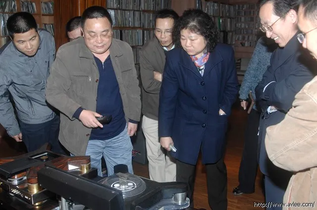 市委组织部副部长李龙陪同的省委巡视组副组长古珠贤一行到十八子参观调研