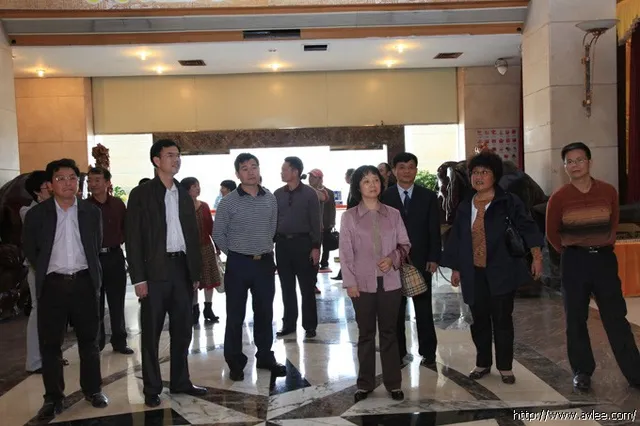 省科协党组成员纪检组组长黄梅玉、调研员顾梅奇等人到十八子公司调研科协建设情况