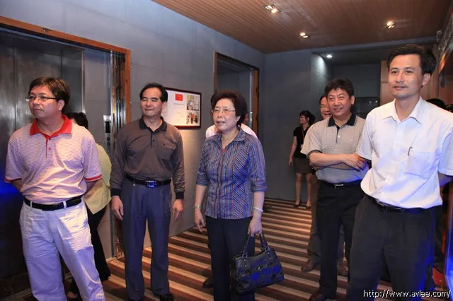 广东省人大常会委员、教科文卫委员会主任委员林惠俗领队一行前来十八子集团参观调研