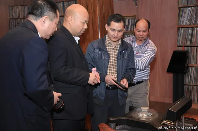 音乐人周德成先生前来音响博物馆体验欣赏乐趣
