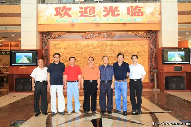 广东进出口商会会长徐德志、常务副会长徐继传等一行六人亲临世界发烧音响博物馆参观交流