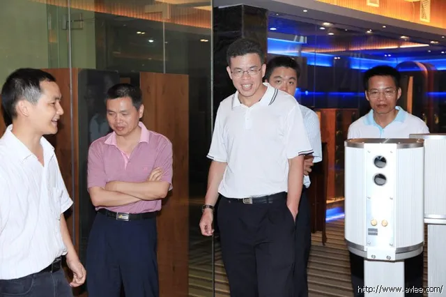 省委办综合处韩处长一行七人到十八子集团参观调研