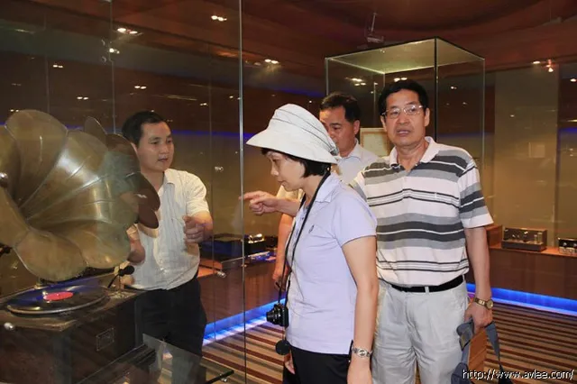广东省经信委领导到十八子集团参观调研