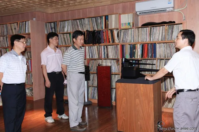 广州质量监察局局长一行在阳江市阳东县文化局局长的陪同下到我馆参观体验