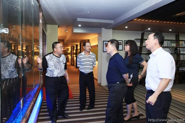 中国轻工工艺进出口商会一行八人来访世界发烧音响博物馆