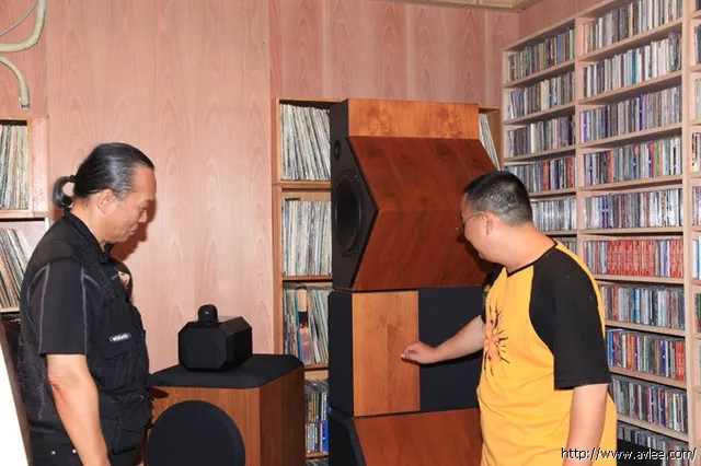 香港著名录音师、《绛州大鼓》的创制者冯炜国先生到我馆交流指导