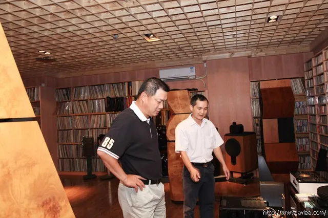 十八子总经理李松德的朋友来访世界发烧音响博物馆