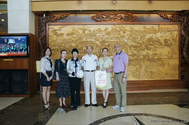 广州青年商会主任何南以及众多企业家一行二十余人到十八子集团参观调研