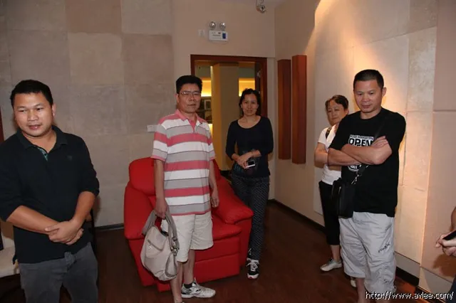 聂为清博士一行六人来访世界发烧音响博物馆