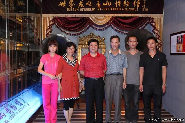 中国矿产加工有限公司杨帅经理一行人在我司工作人员陪同下参观十八子集团