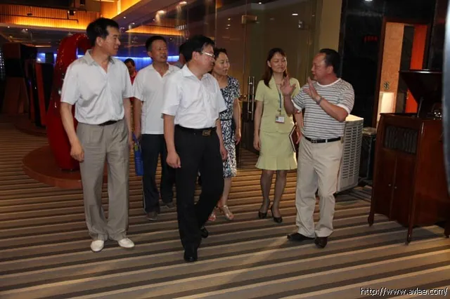 国内最大的不锈钢民营企业之一泰山钢铁集团总裁王永胜先生一行到十八子集团公司参观考察