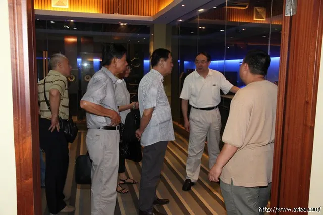 省政府参事室贵宾专家一行莅临十八子集团参观调研