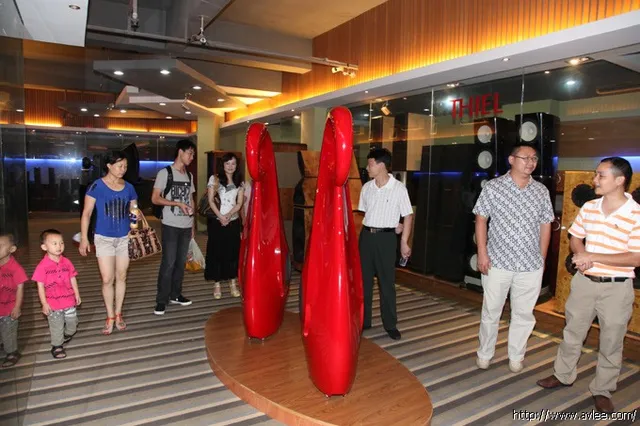 湖南展辉国际实验学校一行前来十八子集团参观学习