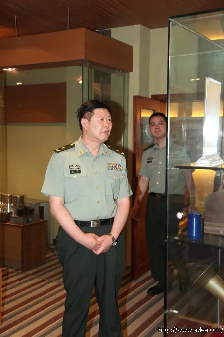 军分区领导到音博馆参观欣赏