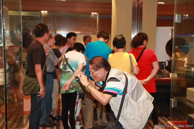 汇景旅游团游客到世界发烧音响博物馆参