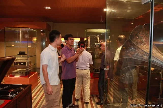 文化局领导一行十人莅临十八子集团有限公司参观考察