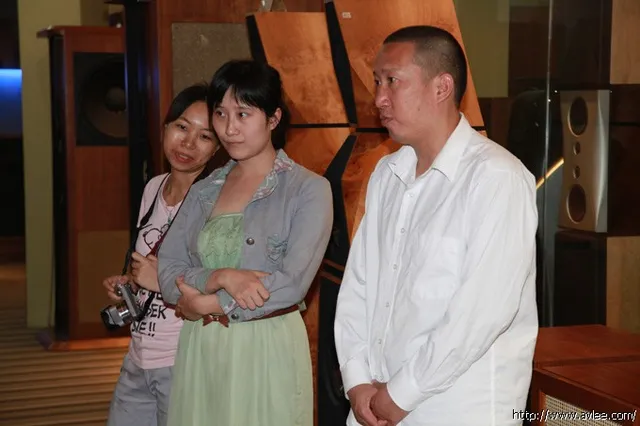 广东省外事办3位领导到十八子音响博物馆参观交流