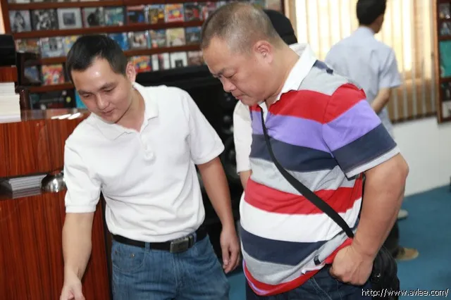 贵州大集医药贸易有限责任公司王志刚先生到世界发烧音响博物馆参观交流