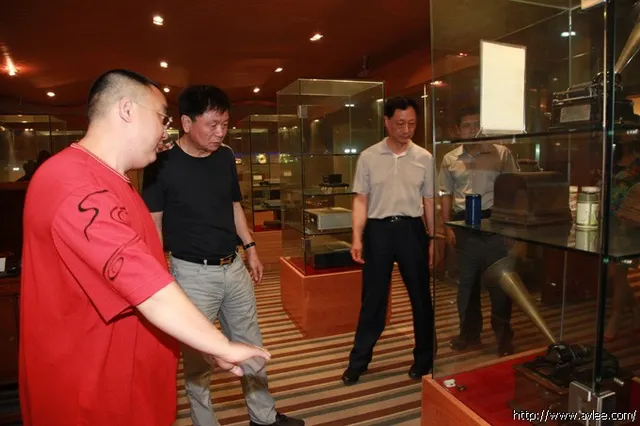中纪委副秘书长、机关党委常委副书记袁春莅临十八子集团有限公司考察