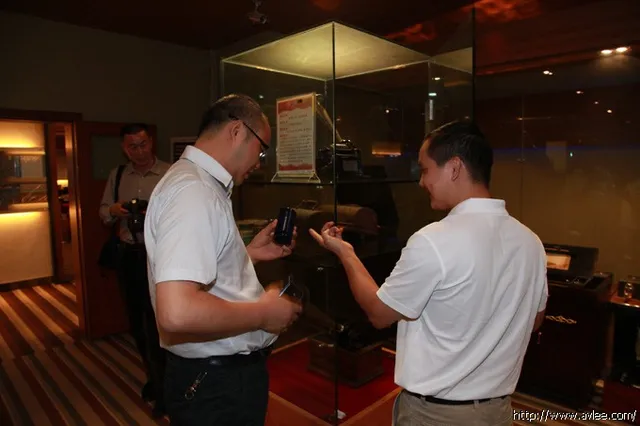 香港標杆精益管理集团副总裁郭光宇先生、广东精益管理研究所副院长杨治平先生莅临世界发烧音响博物馆考察参观