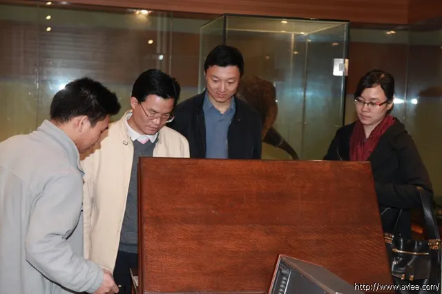 人民银行领导一行4人莅临世界发烧音响博物馆参观交流