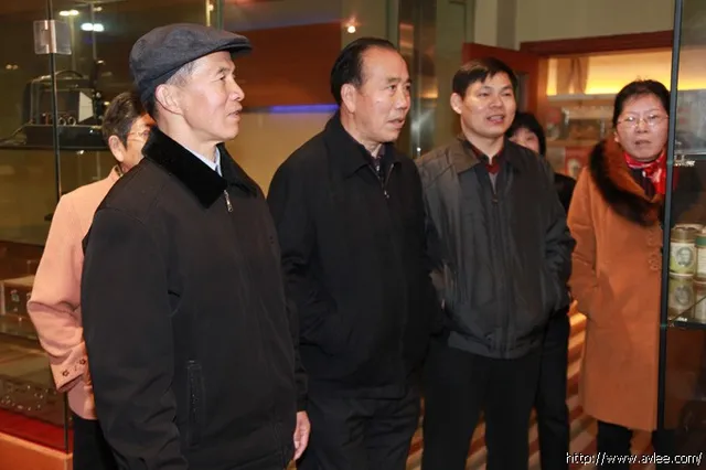 军分区领导一行9人莅临世界发烧音响博物馆考察参观