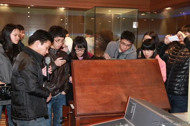 华南农业大学师生一行30人到阳江十八子集团有限公司参观交流