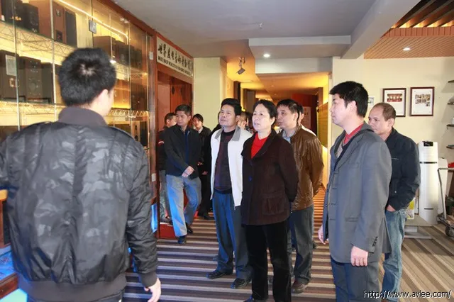 广东省农业厅党组成员、巡视员余俭娥,阳江市农林局副局长、党组副书记欧业等领导莅临阳江十八子集团有限公司考察调研